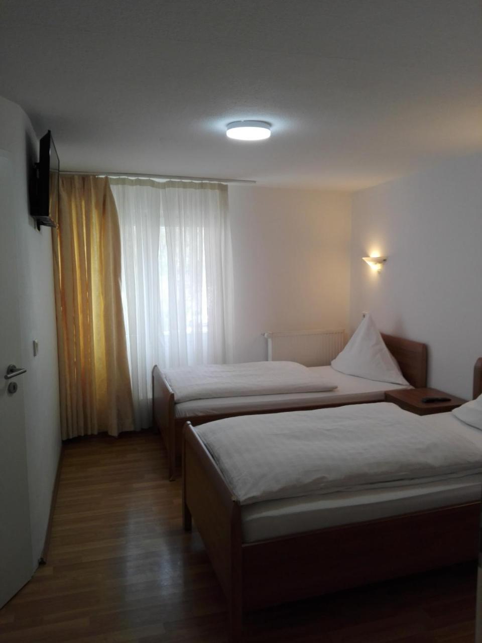קלן Hotel Restaurant 1000 מראה חיצוני תמונה