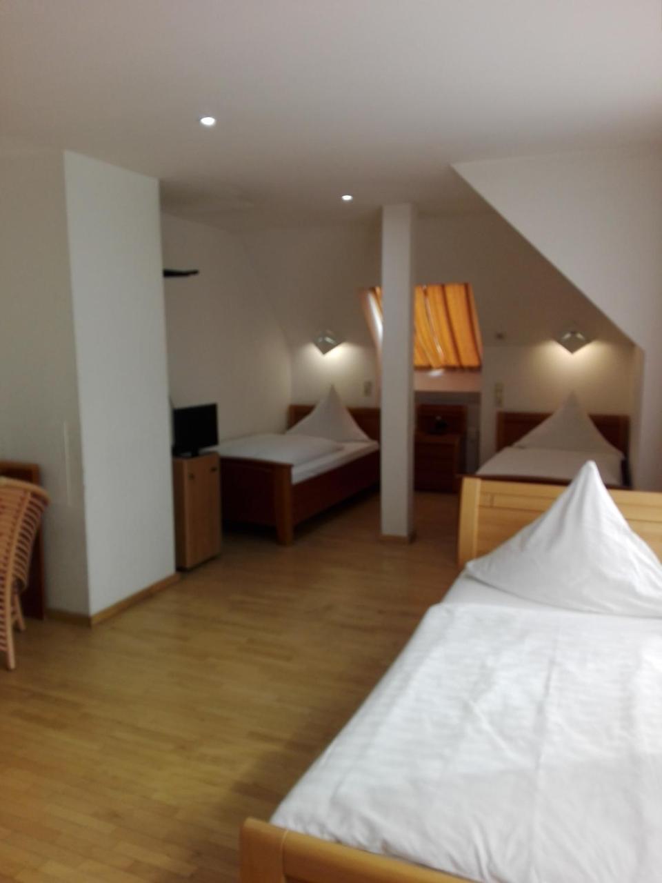 קלן Hotel Restaurant 1000 מראה חיצוני תמונה